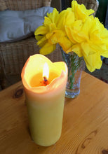 Load image into Gallery viewer, Beeswax Classic Pillar Candle 13.5x5cm