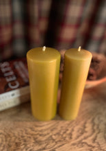 Load image into Gallery viewer, Beeswax Classic Pillar Candle  16.5x4.5cm
