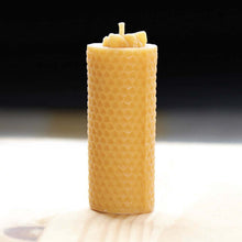 Load image into Gallery viewer, Solid Honeycomb Beeswax Candle