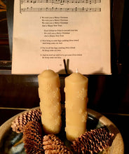 Load image into Gallery viewer, Beeswax Christmas Snowflake Pillar Candles