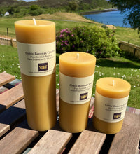 Load image into Gallery viewer, Rustic Beeswax Pillar Candle 19x6cm