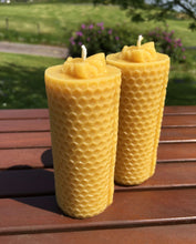 Load image into Gallery viewer, Celtic Beeswax Candles - Bee on top Candle
